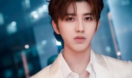 吃瓜娱乐八卦蔡徐坤图片,帅气形象引热议